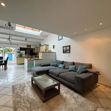 L'eglantine - Piscine, Spa, Wifi, Parking